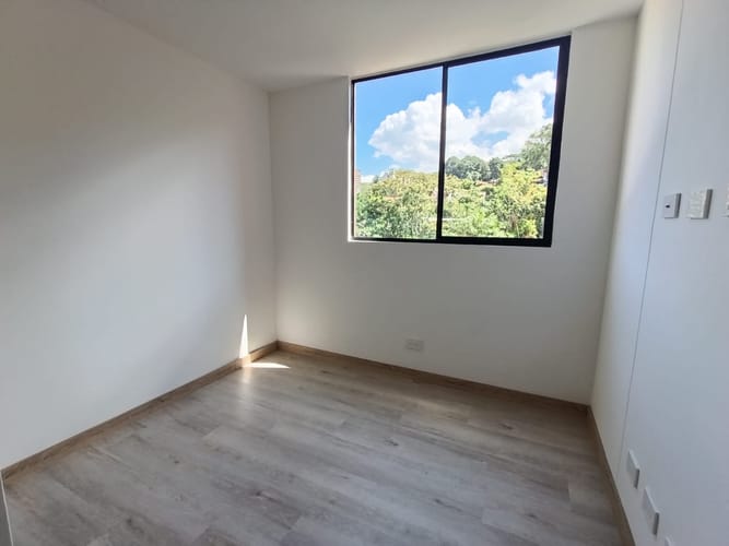 Apartamento de 3 alcobas en arriendo en Camino Verde, Envigado, 89 m² · foto 8 de 16