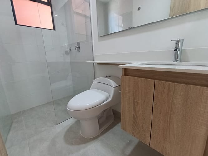 Apartamento de 3 alcobas en arriendo en Camino Verde, Envigado, 89 m² · foto 10 de 16