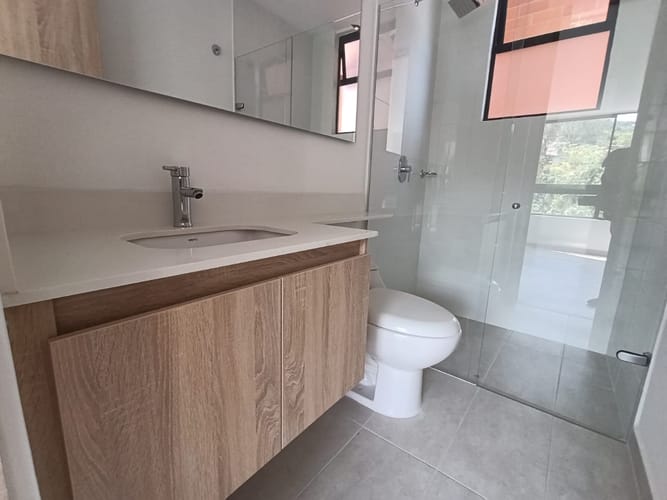 Apartamento de 3 alcobas en arriendo en Camino Verde, Envigado, 89 m² · foto 12 de 16