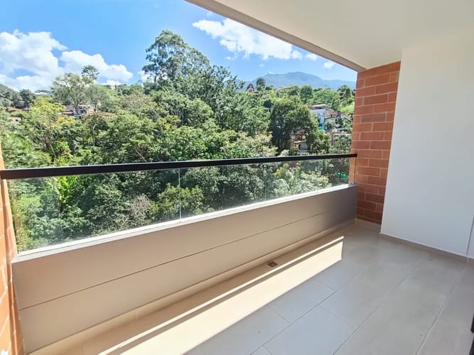 Apartamento de 3 alcobas en arriendo en Camino Verde, Envigado, 89 m² · foto 14 de 16