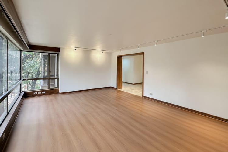 Apartamento de 3 alcobas en venta en El Nogal, Bogotá, 322 m² · foto 2 de 24