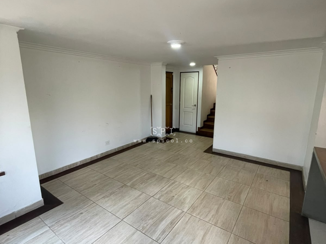 Casa de 5 alcobas en arriendo en El Castillo, Medellín, 330 m² · foto 14 de 24