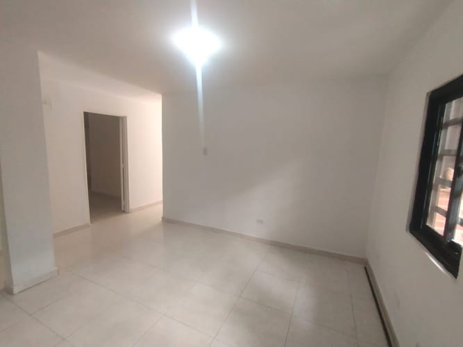 Apartamento de 2 alcobas en arriendo en Ciudad Modelo, Cali, 60 m² · foto 12 de 20