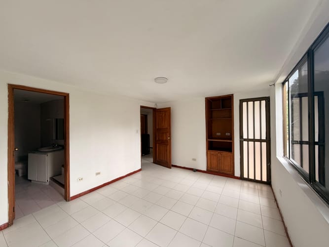 Casa de 4 alcobas en arriendo en Pinares, Pereira, 214 m² · foto 8 de 17