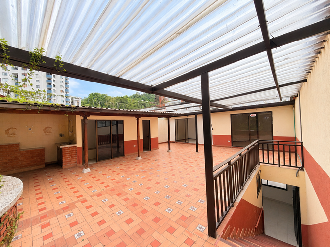 Casa de 4 alcobas en arriendo en Pinares, Pereira, 214 m² · foto 16 de 17