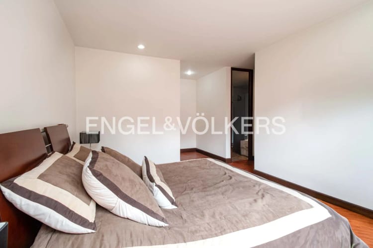 Apartamento de 2 alcobas en venta en El Virrey, Bogotá, 111 m² · foto 11 de 17
