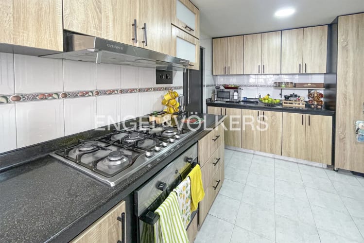 Casa de 4 alcobas en venta en Niza, Bogotá, 249 m² · foto 6 de 18