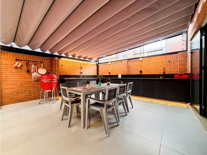 Apartamento de 2 alcobas en venta en Chicó Navarra, Bogotá, 92 m² · foto 3 de 19