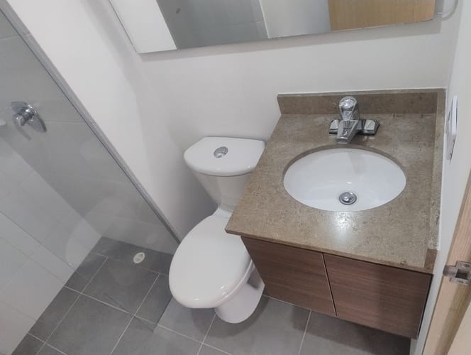 Apartamento de 2 alcobas en arriendo en Loma Del Indio, Medellín, 76 m² · foto 8 de 18