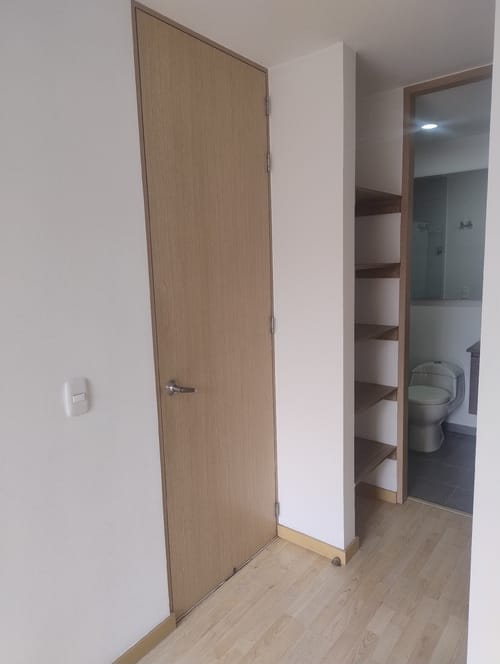 Apartamento de 2 alcobas en arriendo en Loma Del Indio, Medellín, 76 m² · foto 10 de 18
