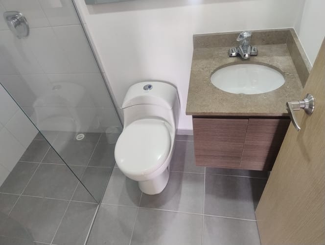 Apartamento de 2 alcobas en arriendo en Loma Del Indio, Medellín, 76 m² · foto 11 de 18