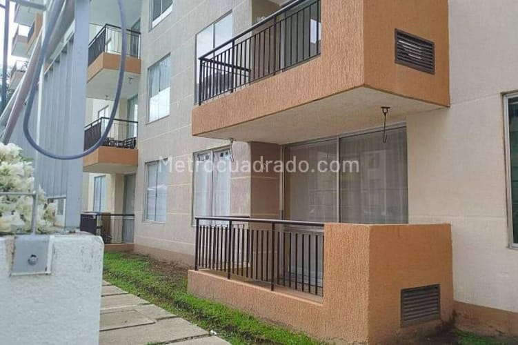 Apartamento de 2 alcobas en venta en Girardot, Girardot, 54 m² · foto 13 de 14
