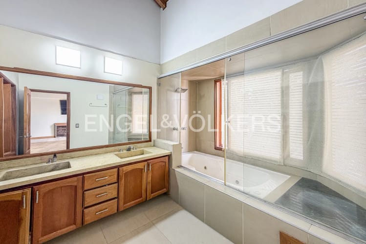Casa de 3 alcobas en venta en Cerros De Suba, Bogotá, 296 m² · foto 16 de 21