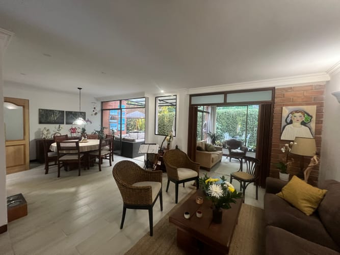 Casa de 3 alcobas en venta en Loma Del Esmeraldal, Envigado, 165 m² · foto 2 de 20