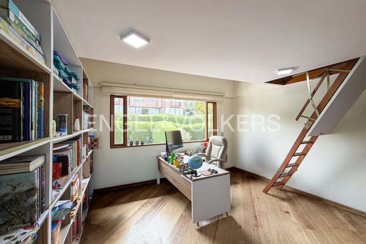 Casa de 3 alcobas en venta en Cerros De Suba, Bogotá, 296 m² · foto 9 de 21
