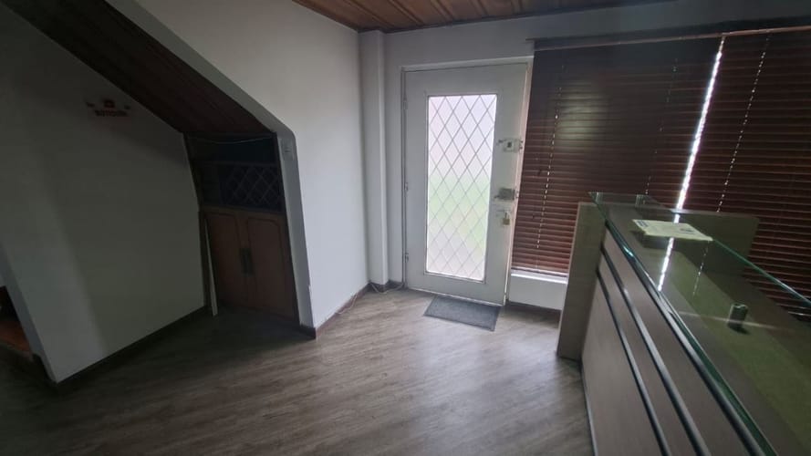 Casa de 7 alcobas en arriendo en Engativá, Bogotá, 350 m² · foto 5 de 24