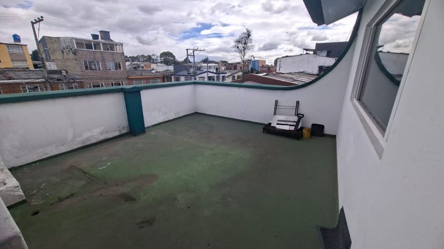 Casa de 7 alcobas en arriendo en Engativá, Bogotá, 350 m² · foto 15 de 24