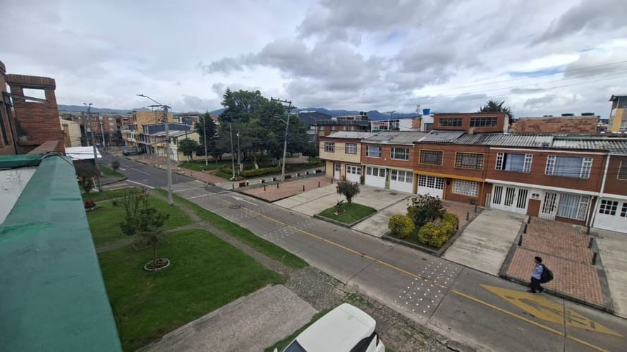 Casa de 7 alcobas en arriendo en Engativá, Bogotá, 350 m² · foto 18 de 24