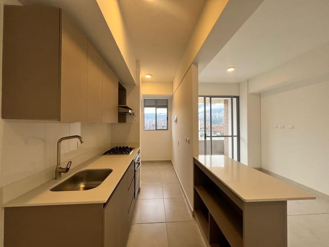 Apartamento de 3 alcobas en arriendo en Las Vegas, Envigado, 75 m² · foto 2 de 21
