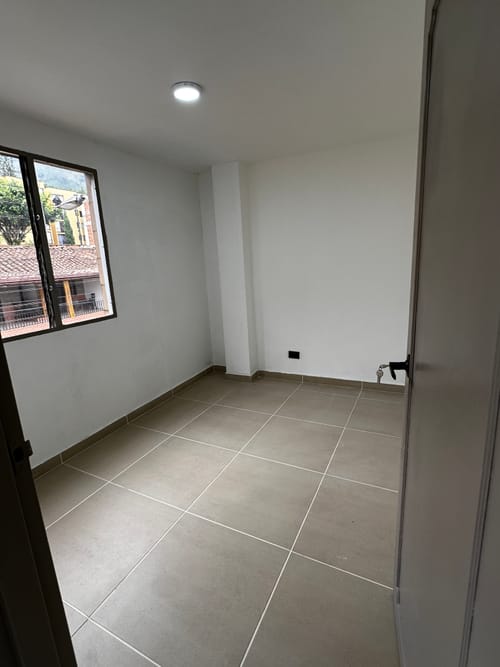 Apartamento de 2 alcobas en venta en San Miguel, Medellín, 54 m² · foto 5 de 9