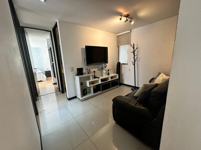 Apartamento de 3 alcobas en arriendo en El Poblado, Medellín, 85 m² · foto 3 de 14