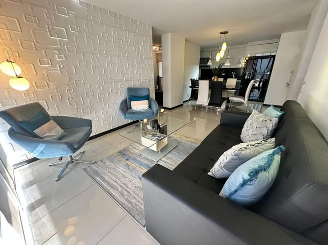 Apartamento de 3 alcobas en arriendo en El Poblado, Medellín, 85 m² · foto 2 de 14