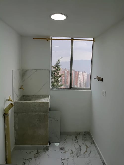 Apartamento de 3 alcobas en arriendo en Robledo, Medellín, 47 m² · foto 5 de 10