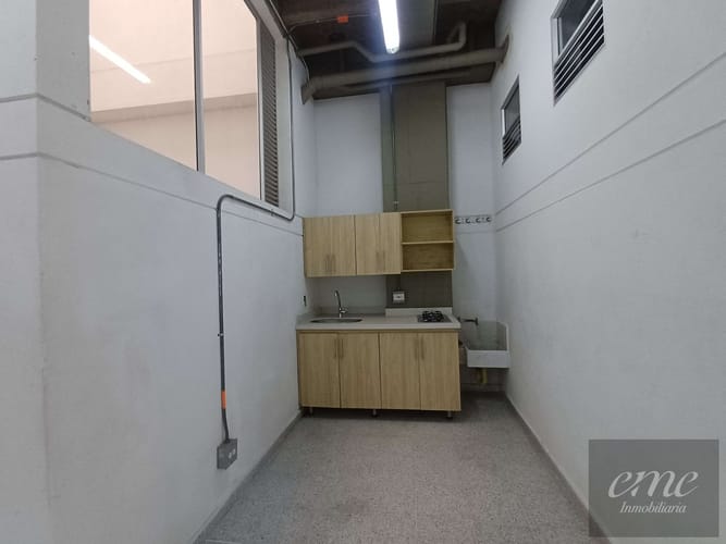 Bodega en arriendo en San Bernardo, Medellín, 190 m² · foto 9 de 11