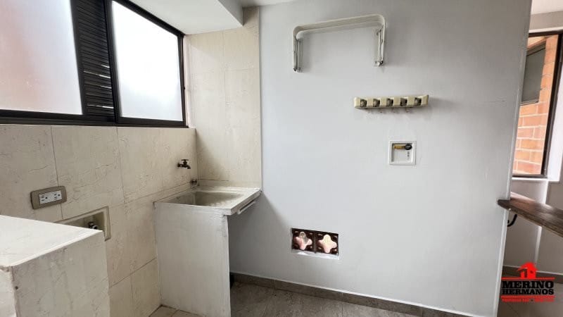 Apartamento de 2 alcobas en arriendo en El Velodromo, Medellín, 93 m² · foto 21 de 23