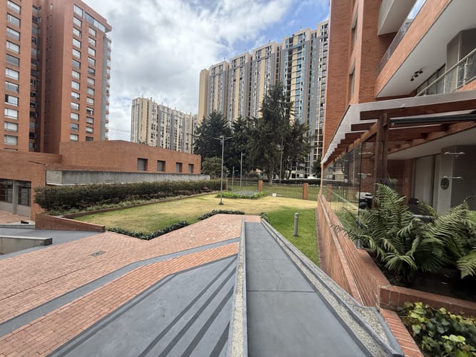 Apartamento de 3 alcobas en venta en Gilmar, Bogotá, 171 m² · foto 1 de 24