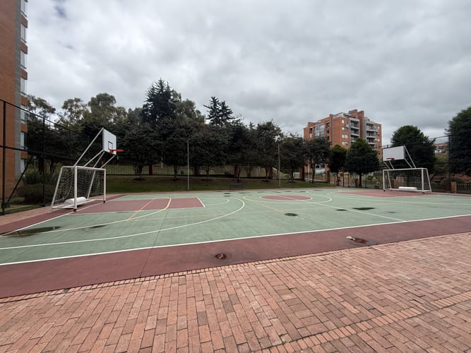Apartamento de 3 alcobas en venta en Gilmar, Bogotá, 171 m² · foto 3 de 24