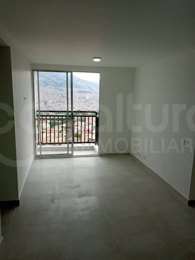 Apartamento de 3 alcobas en venta en Urbanizacion Porto Alegre, Bello, 52 m² · foto 3 de 12