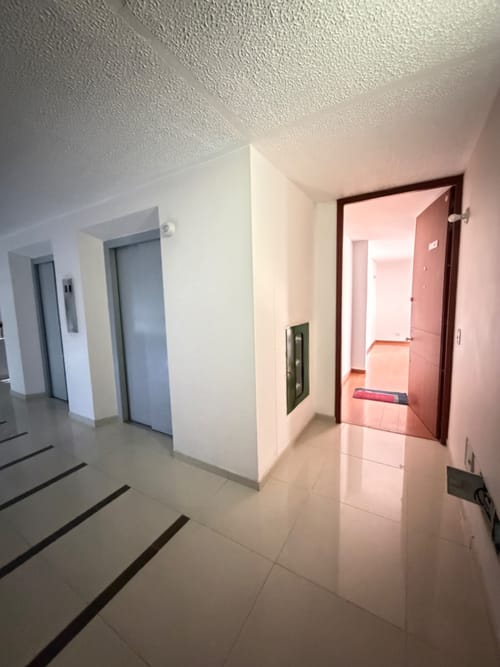 Apartamento de 3 alcobas en venta en El Plan, Bogotá, 112 m² · foto 11 de 24