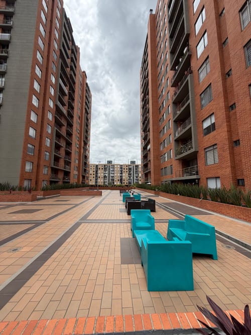 Apartamento de 3 alcobas en venta en El Plan, Bogotá, 112 m² · foto 4 de 24