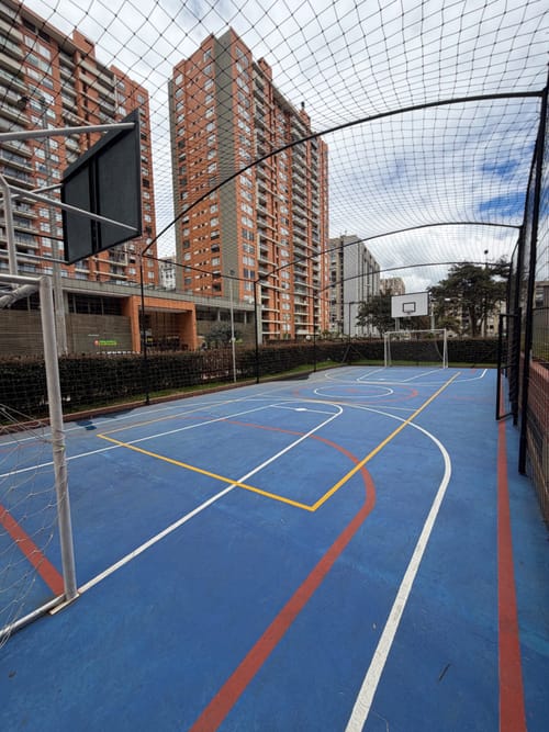 Apartamento de 3 alcobas en venta en El Plan, Bogotá, 112 m² · foto 2 de 24