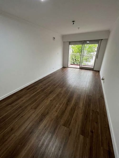 Pocitos ALQUILO: Apartamento de 2 Dormitorios Reciclado a Estrenar en el Corazón de Pocitos. · Foto 2