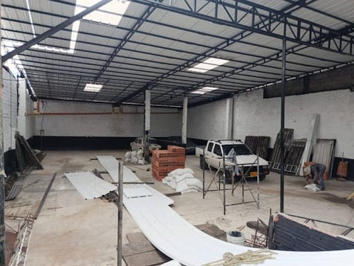 Bodega en arriendo en Caribe, Medellín, 375 m² · foto 3 de 6