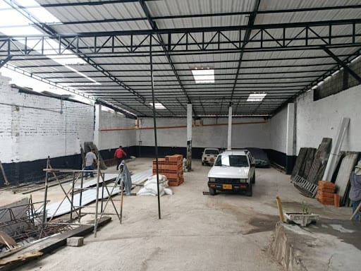 Bodega en arriendo en Caribe, Medellín, 375 m² · foto 4 de 6