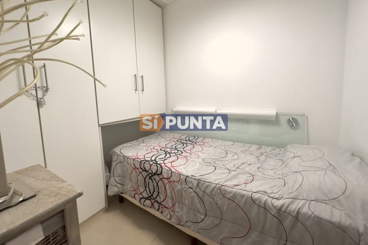 Apartamento 3 dormitorios en alquiler Playa Mansa · Photo 8