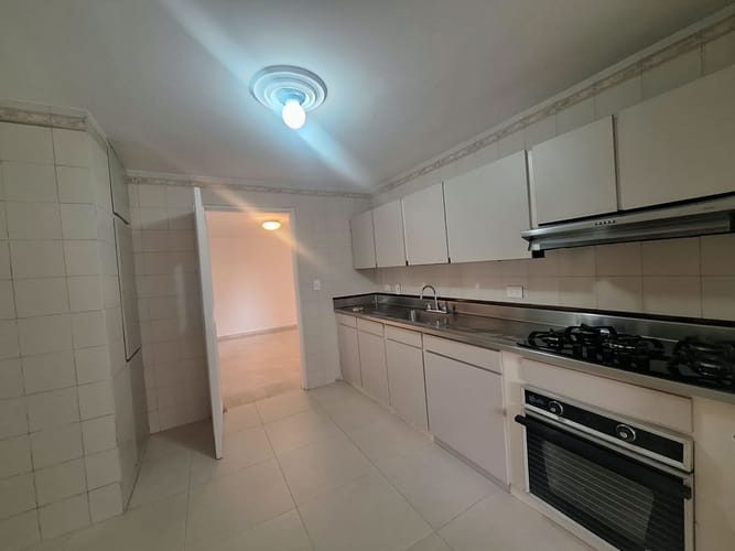 Apartamento de 3 alcobas en arriendo en Santa Maria De Los Angeles, Medellín, 135 m² · foto 4 de 21