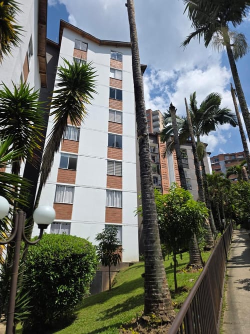 Apartamento de 3 alcobas en venta en Las Cometas, Envigado, 60 m² · foto 8 de 24