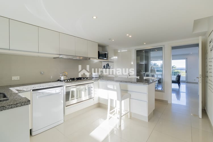 ALQUILER APARTAMENTO TRES DORMITORIOS PLAYA BRAVA EDIFICIO BRAVA BIARRITZ · Foto 7