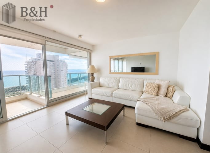 Venta Alquiler Apartamento 3 Dormitorios Playa Mansa Punta del Este · Photo 2