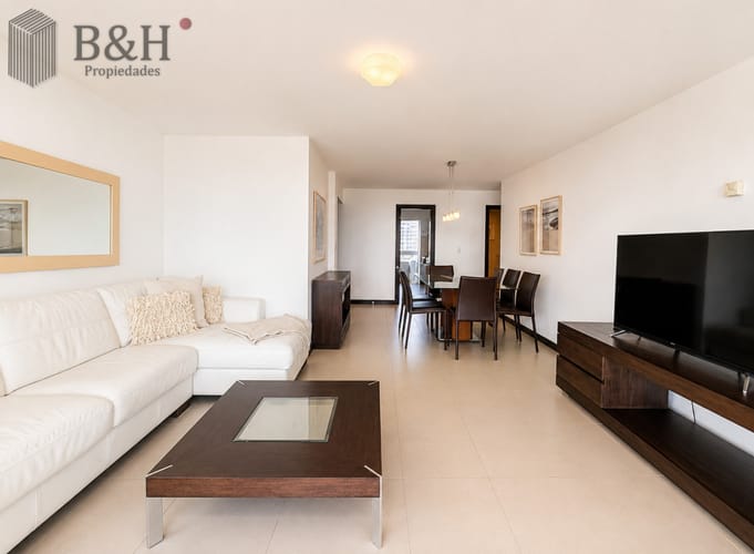 Venta Alquiler Apartamento 3 Dormitorios Playa Mansa Punta del Este · Photo 3