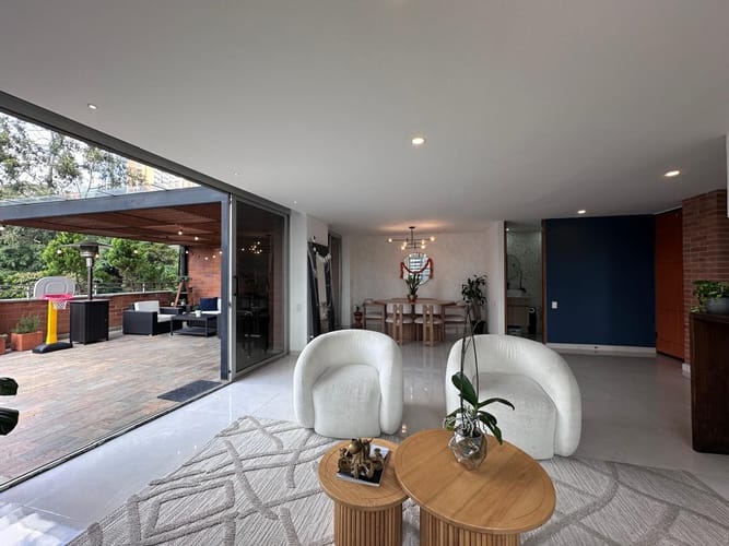 Apartamento de 3 alcobas en venta en Los Naranjos, Medellín, 170 m² · foto 2 de 18