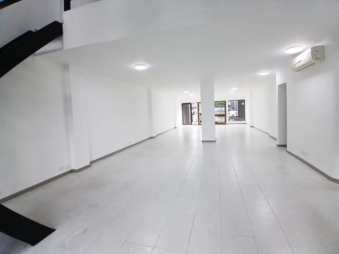 Local en venta en Villa Carlota, Medellín, 151 m² · foto 3 de 14