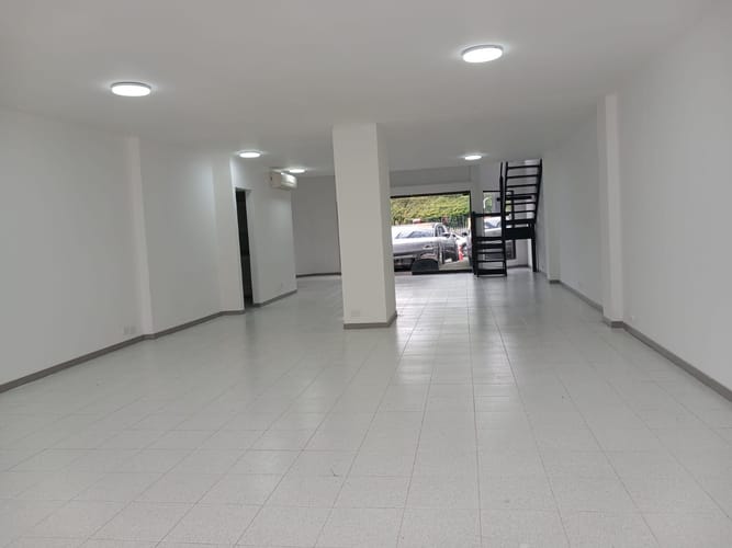 Local en venta en Villa Carlota, Medellín, 151 m² · foto 2 de 14