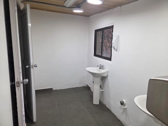 Casa de 5 alcobas en arriendo en Chico Norte, Bogotá, 300 m² · foto 7 de 16
