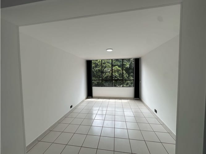 Apartamento de 3 alcobas en arriendo en El Castillo, Medellín, 130 m² · foto 5 de 24