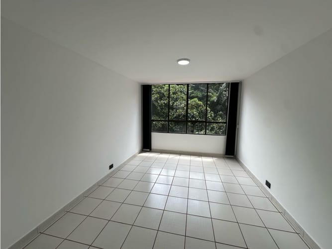 Apartamento de 3 alcobas en arriendo en El Castillo, Medellín, 130 m² · foto 6 de 24